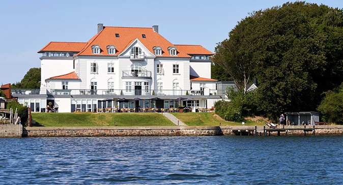 Hotel Sixtus - middelfart - set fra vandsiden